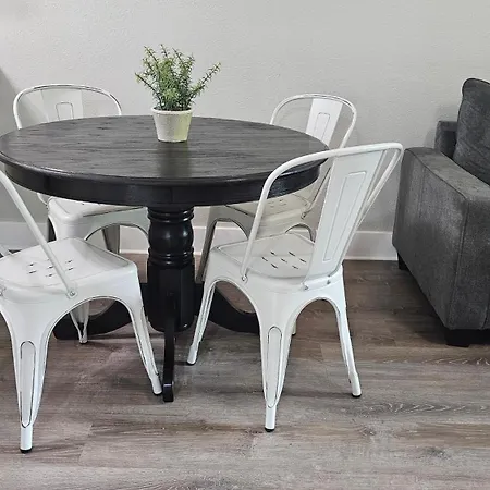 Villa Charming 4Br Bundle Near Downtown & Airport